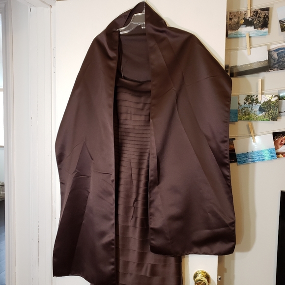 Evening Gown - Picture 2 of 7